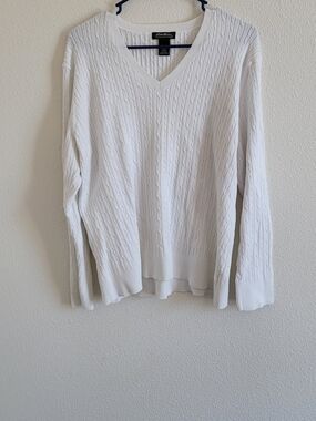 Eddie Bauer White Cable Knit V-Neck Sweater #111